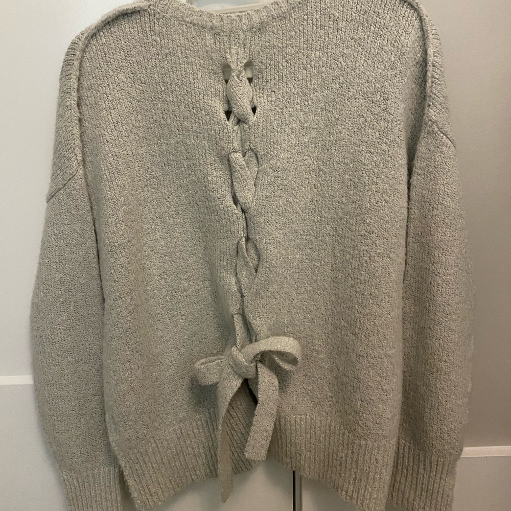 John and Jenn heathered gray sweater with bow detail on back